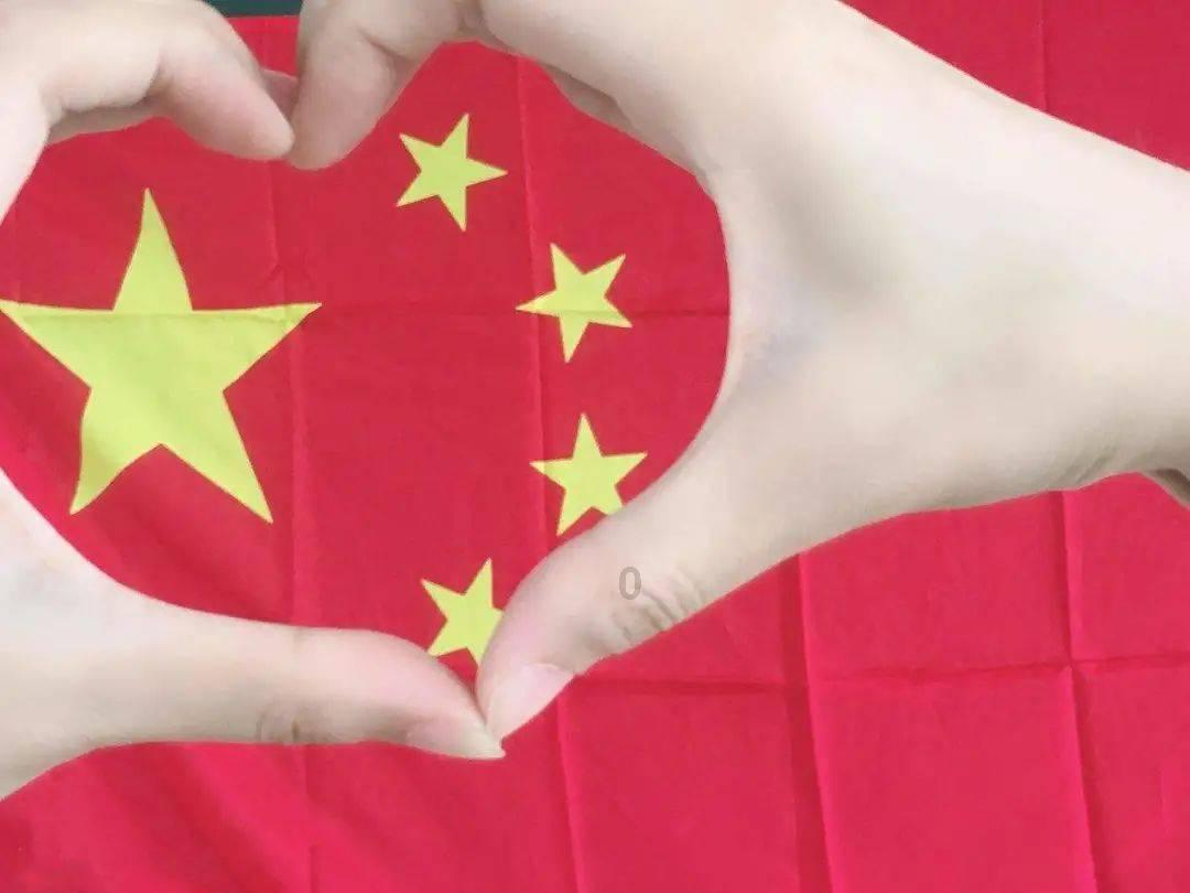新的一年到了，好像要一张TFbOYS王俊凯的签名游戏画面